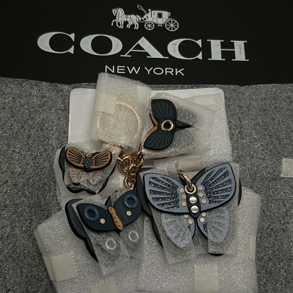 Coach Butterfly Cluster Bag Charm Denim c8224 Blue Leather Grommet FOB Keychain - Picture 4 of 6